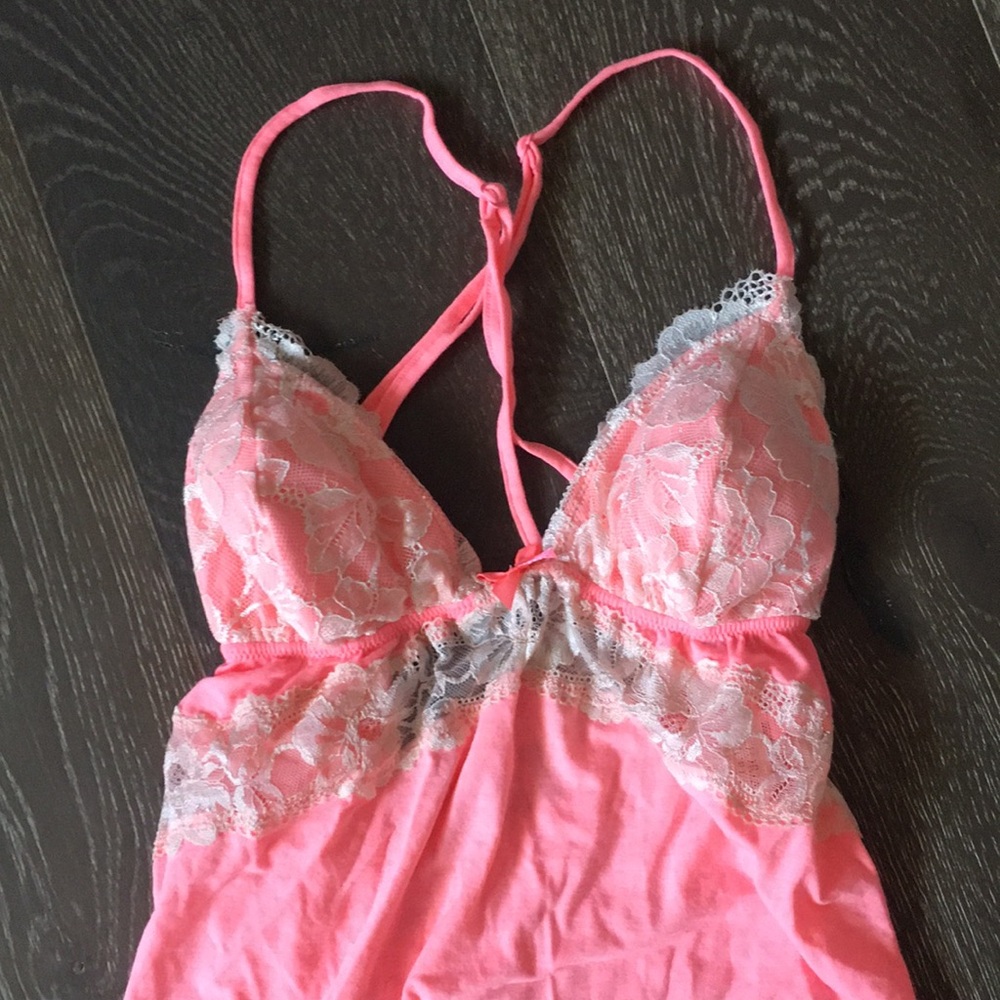 NWT! VICTORIA’S SECRET bright pink/orange lacy low back nighty. Size small. - Picture 2 of 5